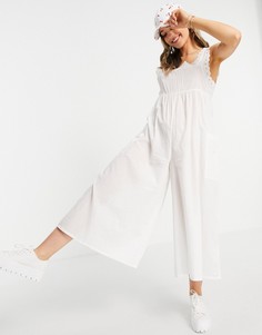 Белый комбинезон с отделкой бродери ASOS DESIGN