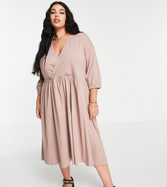 Платье миди цвета мокко с присборенной юбкой и запахом на топе ASOS DESIGN Curve-Светло-бежевый