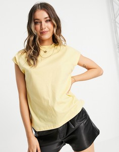 Свободная футболка без рукавов соломенного цвета ASOS DESIGN-Желтый