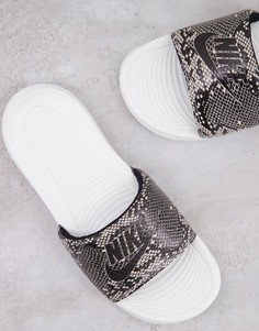 Серые шлепанцы со змеиным принтом Nike Victori-Серый