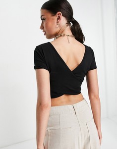 Черная короткая футболка с запахом ASOS DESIGN-Черный
