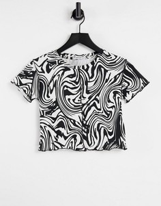 Укороченная футболка с черно-белым принтом и декоративными швами Stradivarius-Многоцветный