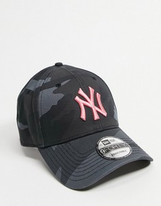 Темно-синяя бейсболка с камуфляжным принтом и логотипом команды "NY Yankees" New Era 9FORTY-Темно-синий