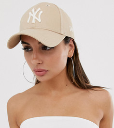 Эксклюзивная кепка светло-бежевого цвета с принтом "NY" New Era 9Forty-Светло-бежевый