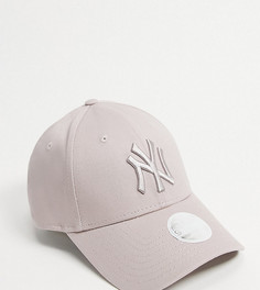 Серая кепка с однотонным логотипом "NY" New Era Exclusive 9Forty-Серый