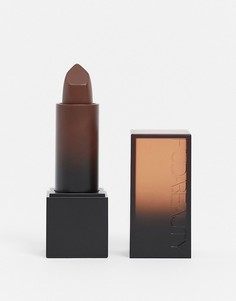 Кремовая губная помада Huda Beauty Power Bullet Cream Glow Bossy Brown - Self Made-Светло-бежевый