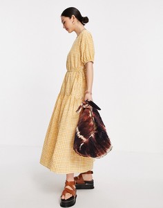 Приталенное платье макси в мелкую клетку светло-коричневого цвета с расклешенной юбкой Y.A.S-Коричневый цвет