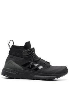 adidas кроссовки с нашивкой-логотипом