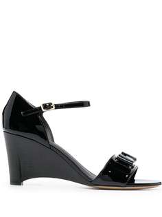 Salvatore Ferragamo лакированные босоножки Viva на танкетке