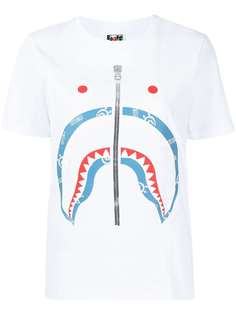 A BATHING APE® футболка 1st Shark с принтом