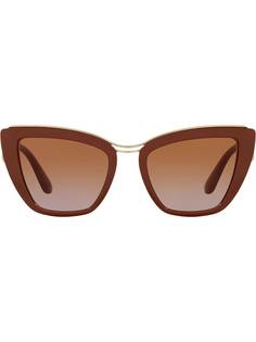 Dolce & Gabbana Eyewear солнцезащитные очки в оправе кошачий глаз с логотипом
