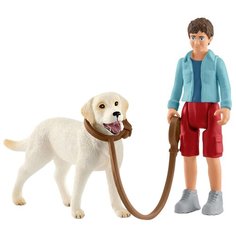 Игровой набор Schleich Лабрадор-ретривер на прогулке 42478