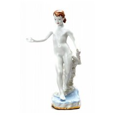 Скульптура. Дулёвский фарфоровый завод. Входящая в воду. 27 см.