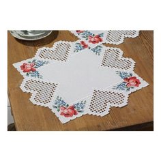 Набор для вышивания Розы и сердца, салфетка (хардангер) Permin