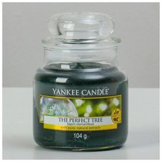 Свеча ароматическая в банке Идеальная ель The Perfect Tree, 104 гр, 25-45 ч 6074694 Yankee Candle