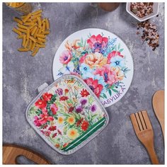 Многофункциональная кухонная доска + прихватка«Любимая бабушка», 20 см 4705053 Сима ленд