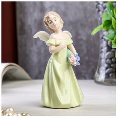 Сувенир керамика "Девочка ангел с букетом" 14х6,5х6 см 538621 Сима ленд