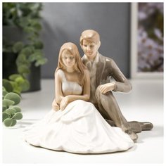 Сувенир керамика "Жених в сером костюме, невеста в белом платье" 11,5х15,3х15,2 см 5078063 Сима ленд