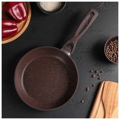 Сковорода кованая Master Star 22х4 см индукция, ручка soft-touch 4308531 Сима ленд