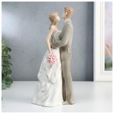 Сувенир керамика "Молодожёны - невеста в белом, жених в сером" 23х8,5х10 см 5078062 Сима ленд