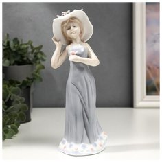 Сувенир керамика "Девочка в шляпке с бутоном в руке" цветной 23х7х9 см 4811137 Сима ленд