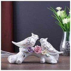Сувенир керамика "Сойки с цветными розами" белый 15х21х7,5 см 4556552 Сима ленд