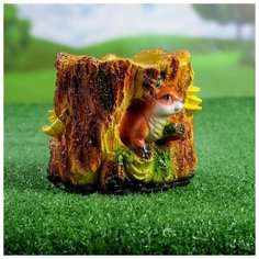 Фигурное кашпо "Белка в пеньке" малая 13х15х15см 493126 Хорошие сувениры