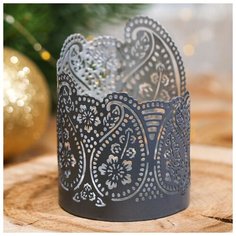 Подсвечник "Огурцы", серый-серб., 9 х 6,8 х 6,8 см. 3463640 Сима ленд