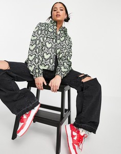 Зеленая куртка с капюшоном и принтом в виде сердечек Love Moschino-Зеленый цвет