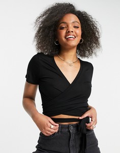 Черный топ с запахом и короткими рукавами ASOS DESIGN