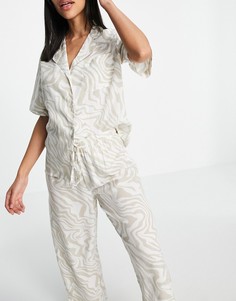 Светлая серо-коричневая пижама из модала в традиционном стиле с рубашкой с короткими рукавами и брюками со звериным принтом в тон ASOS DESIGN-Светло-бежевый