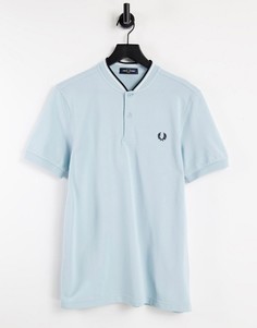 Светло-голубое поло из пике с воротом в бейсбольном стиле Fred Perry-Голубой