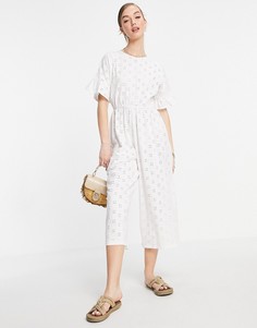 Белый комбинезон с оборками на рукавах и вышивкой ришелье ASOS DESIGN