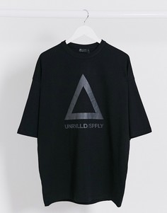 Удлиненная oversized-футболка из плотного трикотажа с большим светоотражающим логотипом ASOS Unrvlld Spply-Черный