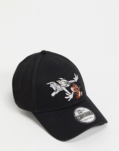 Черная бейсболка с принтом Тома и Джерри New Era 9FORTY-Черный цвет