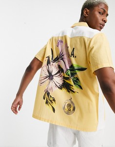 Свободная рубашка с отложным воротником, вставками и локальным цветочным принтом на спине ASOS DESIGN-Желтый