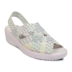 Босоножки женские SPUR 289-01 белые 38 RU