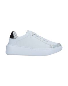 Низкие кеды и кроссовки Guess