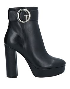 Полусапоги и высокие ботинки Guess