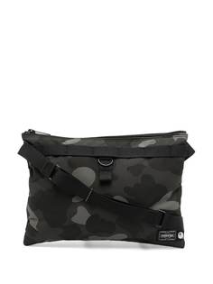 A BATHING APE® сумка на плечо с камуфляжным принтом