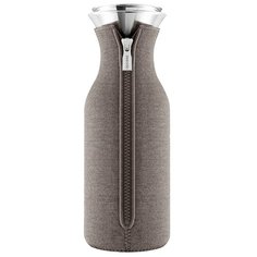 Графин Eva Solo Fridge Taupe в неопреновом текстурном чехле, 1 л (567994)