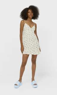 Stradivarius Короткое Платье В Цветок Ванильный S