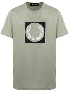 FRED PERRY футболка Laurel Wreath с вышивкой
