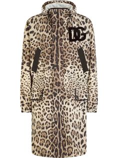 Dolce & Gabbana плащ с леопардовым принтом и нашивкой-логотипом DG