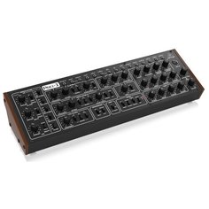 Аналоговый синтезатор BEHRINGER PRO-1