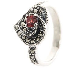МАРКАЗИТ Кольцо с гранатами и марказитами из серебра HR726, размер 17