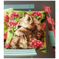Подушка Кошка в цветах набор для вышивания 40 х 40 см PN-0155961 Vervaco