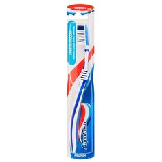 Зубная щетка Aquafresh Clean Control