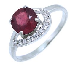 Balex Кольцо 1405937772 из серебра 925 пробы с рубином корундом и фианитом, размер 18
