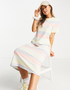 Платье-футболка миди в стиле oversized в полоску в пастельных тонах с вырезом на спине ASOS DESIGN-Multi